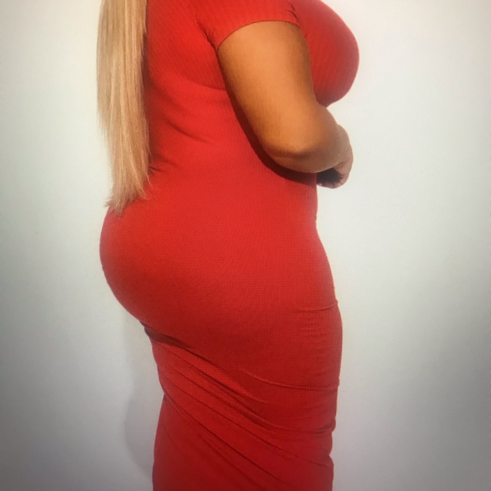 Red Ruched Side-Slit Midi Dress - Picture 4 of 5